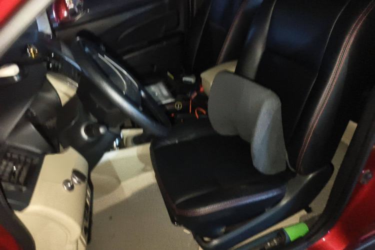 Used Venucia R50 2012 1.6L Manual Comfort Edition Left Front Seat
