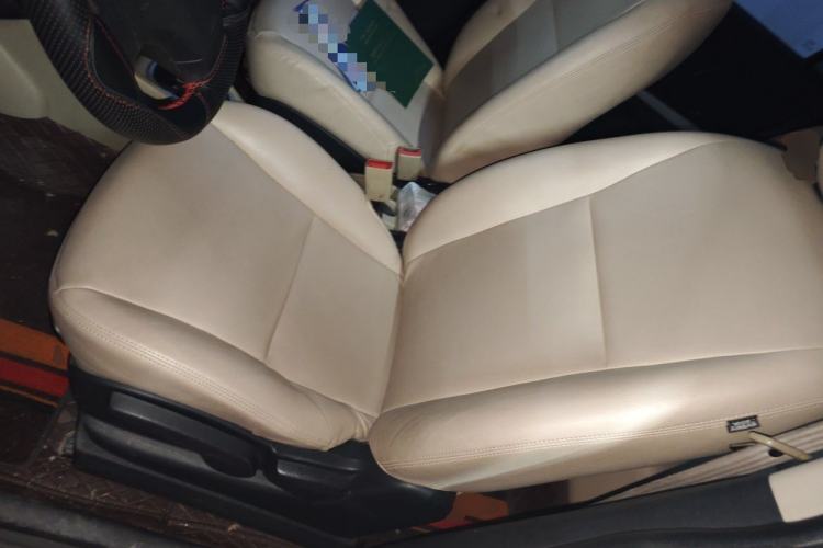 Used Venucia R50 2012 1.6L Automatic Prestige Edition Left Front Seat