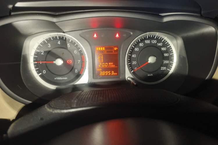 Used Venucia R50 2012 1.6L Manual Comfort Edition Odometer Close Up