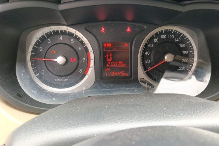 Used Venucia R50 2012 1.6L Manual Comfort Edition Odometer Close Up