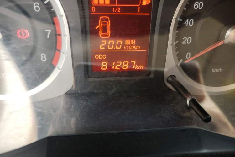 Used Venucia R50 2012 1.6L Manual Comfort Edition Odometer Close Up
