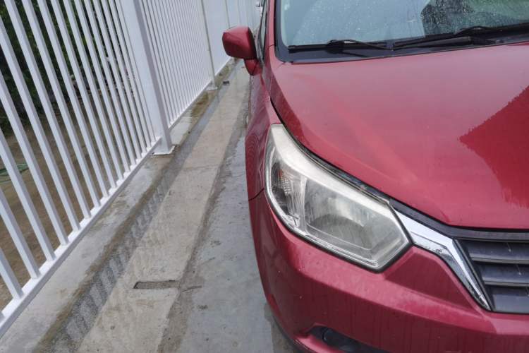 Used Venucia R50 2012 1.6L Manual Comfort Edition Right Front Headlight