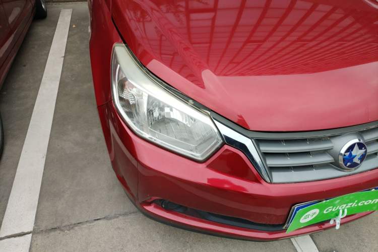 Used Venucia R50 2012 1.6L Automatic Comfort Edition Right Front Headlight