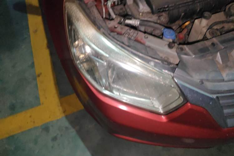 Used Venucia R50 2012 1.6L Automatic Comfort Edition Right Front Headlight
