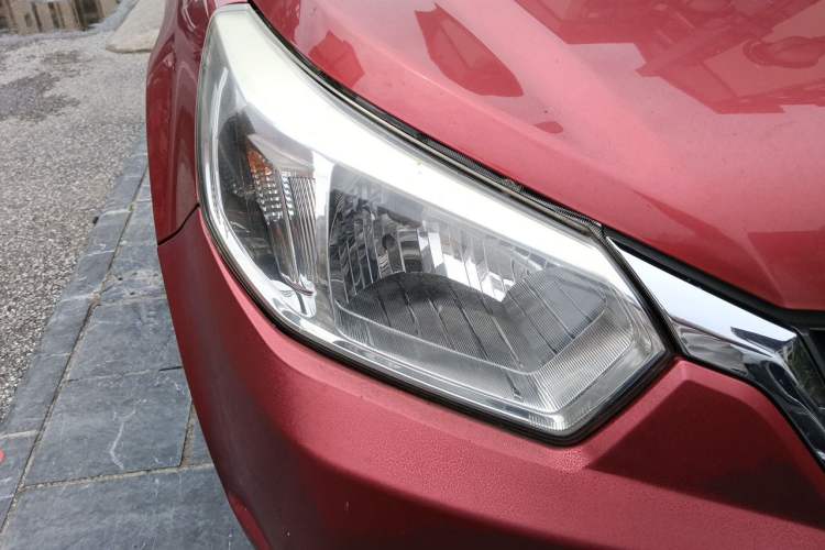 Used Venucia R50 2012 1.6L Manual Comfort Edition Right Front Headlight
