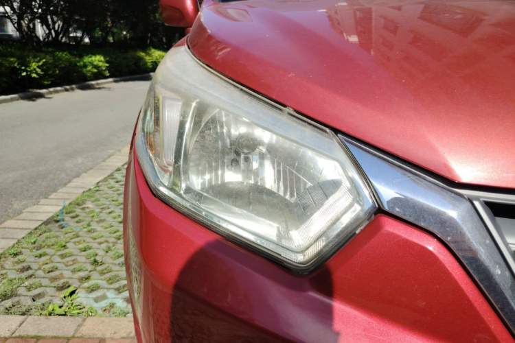Used Venucia R50 2012 1.6L Manual Comfort Edition Right Front Headlight