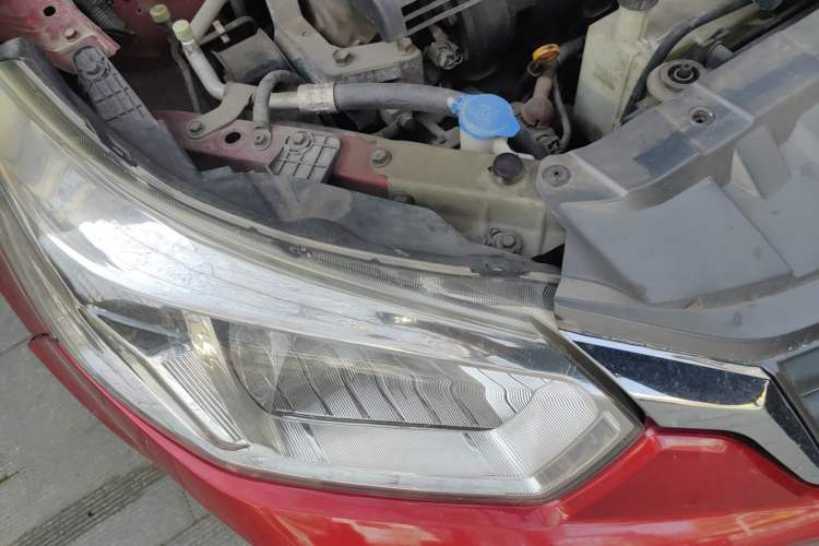 Used Venucia R50 2012 1.6L Manual Comfort Edition Right Front Headlight