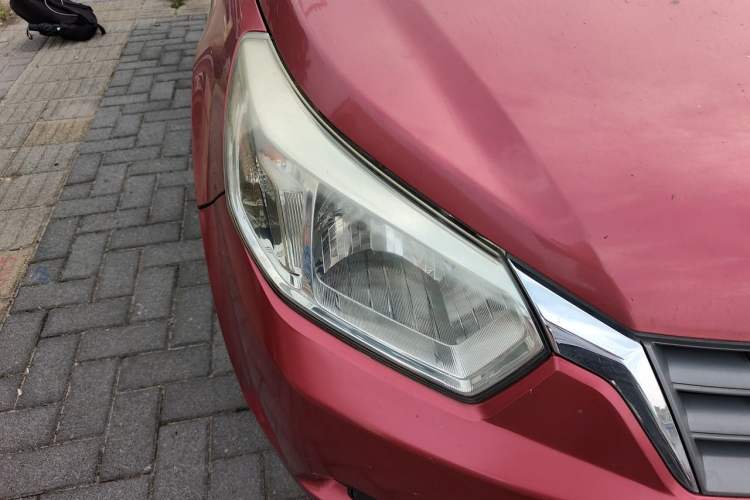Used Venucia R50 2012 1.6L Manual Comfort Edition Right Front Headlight