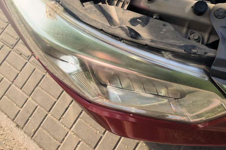 Used Venucia R50 2012 1.6L Automatic Comfort Edition Right Front Headlight