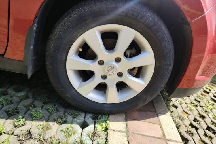 Used Venucia R50 2012 1.6L Manual Comfort Edition Right Front Wheel Hub