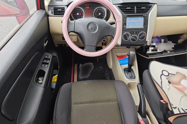 Used Venucia R50 2012 1.6L Automatic Comfort Edition Steering Wheel