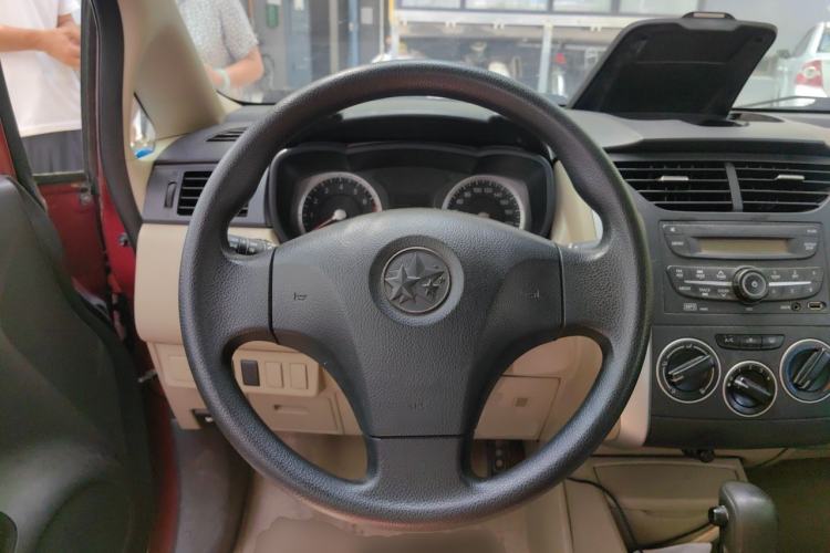 Used Venucia R50 2012 1.6L Automatic Comfort Edition Steering Wheel