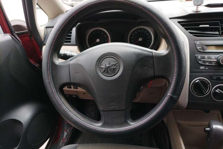Used Venucia R50 2012 1.6L Automatic Comfort Edition Steering Wheel
