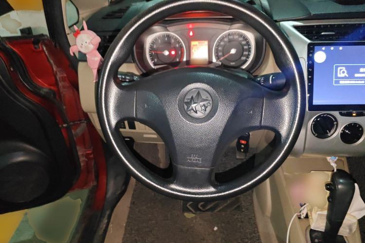 Used Venucia R50 2012 1.6L Automatic Comfort Edition Steering Wheel