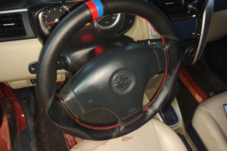 Used Venucia R50 2012 1.6L Automatic Prestige Edition Steering Wheel