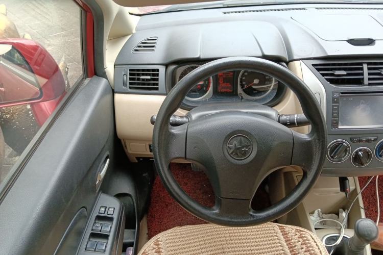 Used Venucia R50 2012 1.6L Manual Comfort Edition Steering Wheel