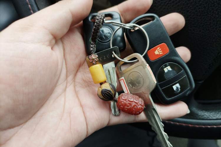 Used Venucia R50 2012 1.6L Automatic Comfort Edition Vehicle Key