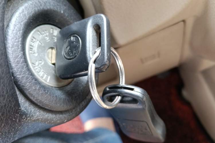 Used Venucia R50 2012 1.6L Manual Comfort Edition Vehicle Key