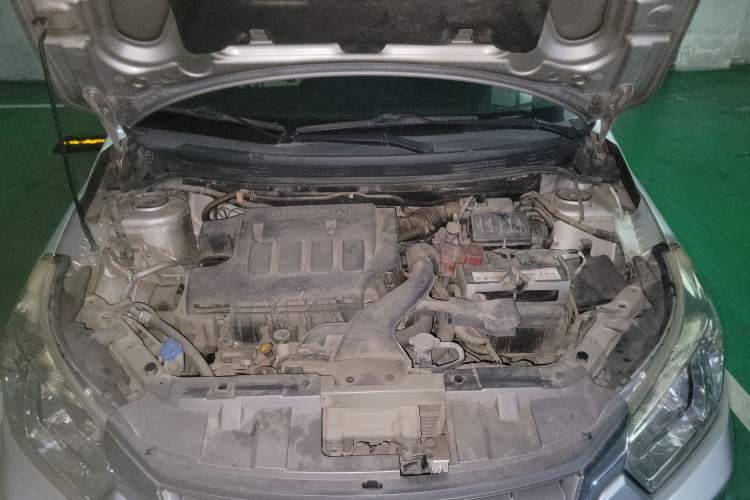 Used Venucia R50 2012 1.6L Automatic Prestige Edition Engine Bay