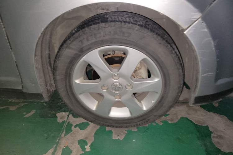 Used Venucia R50 2012 1.6L Automatic Prestige Edition Exterior 7