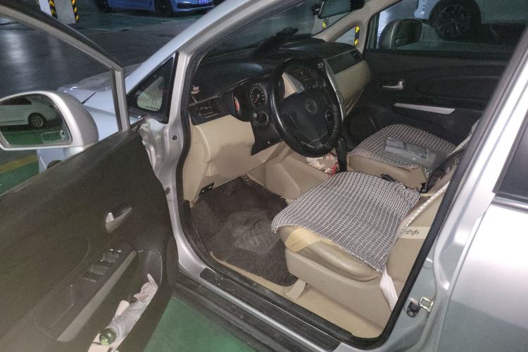 Used Venucia R50 2012 1.6L Automatic Prestige Edition Interior 3