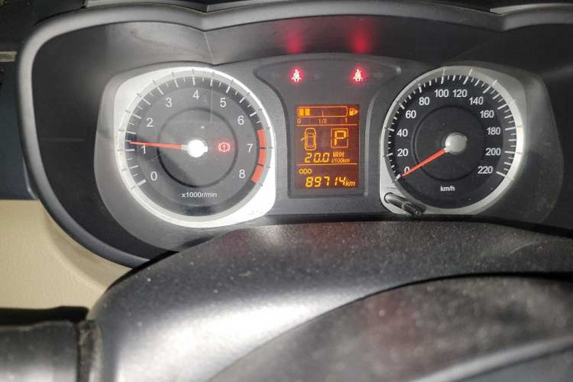 Used Venucia R50 2012 1.6L Automatic Prestige Edition Odometer Close Up