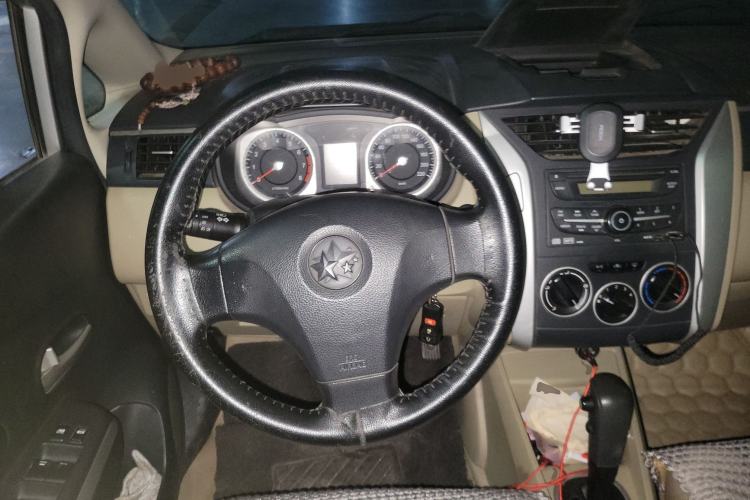 Used Venucia R50 2012 1.6L Automatic Prestige Edition Steering Wheel