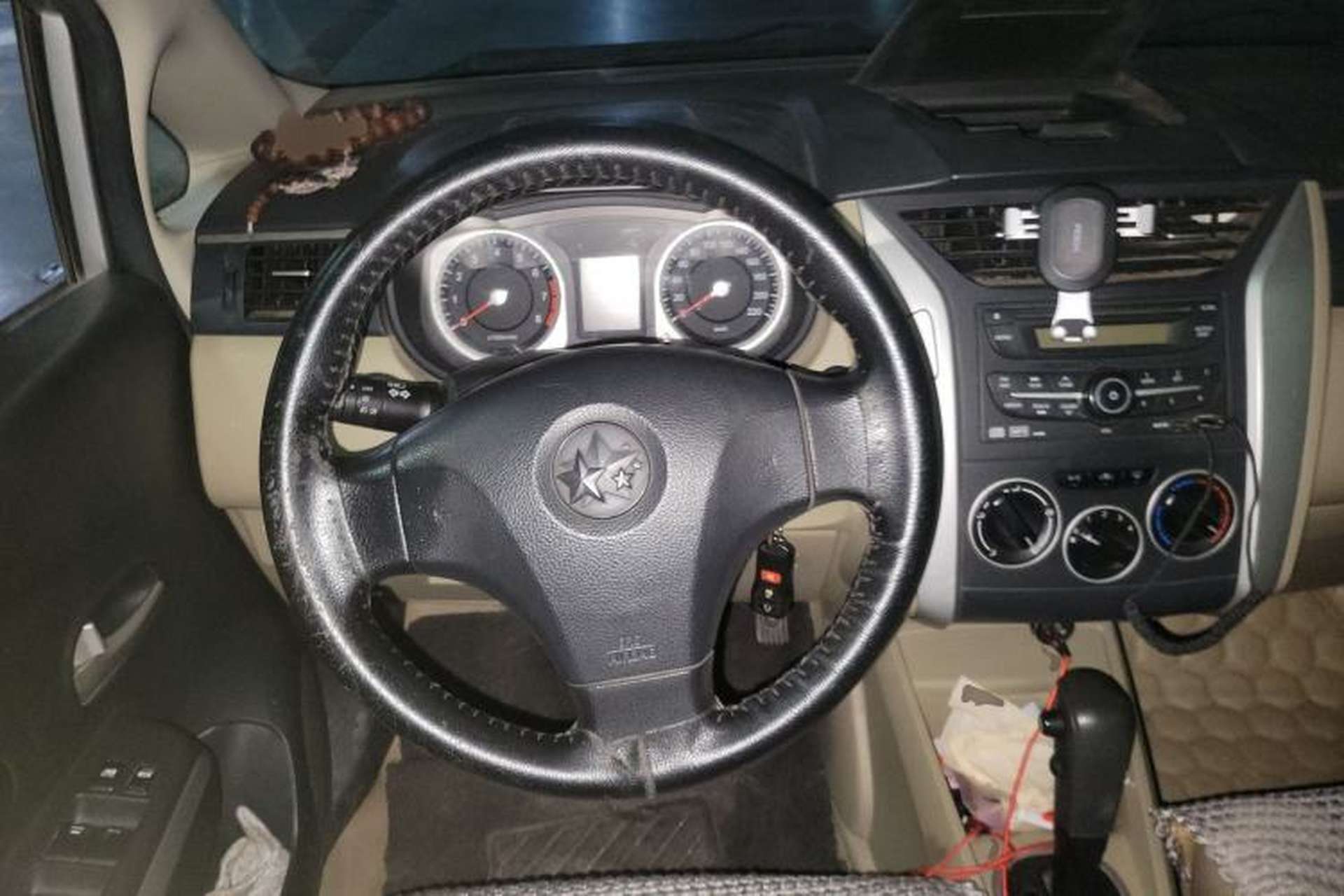 Used Venucia R50 2012 1.6L Automatic Prestige Edition Steering Wheel