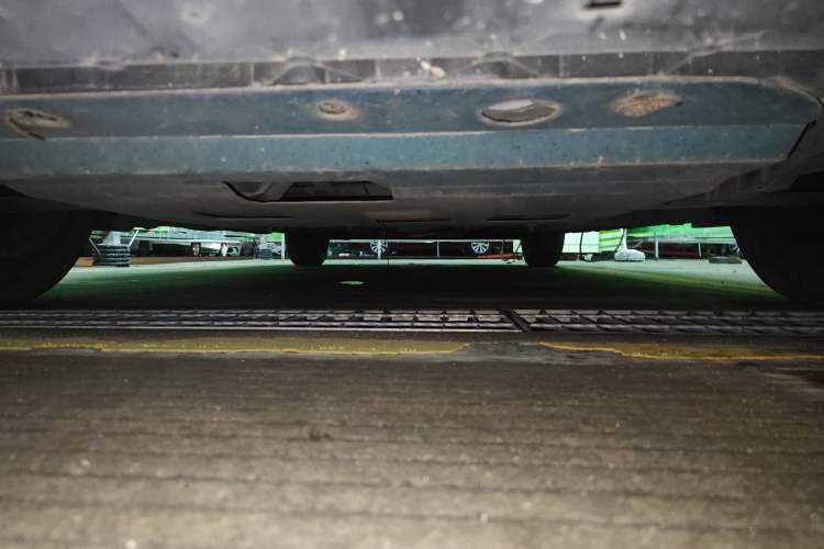 Used Venucia R50 2012 1.6L Automatic Comfort Edition Chassis Front