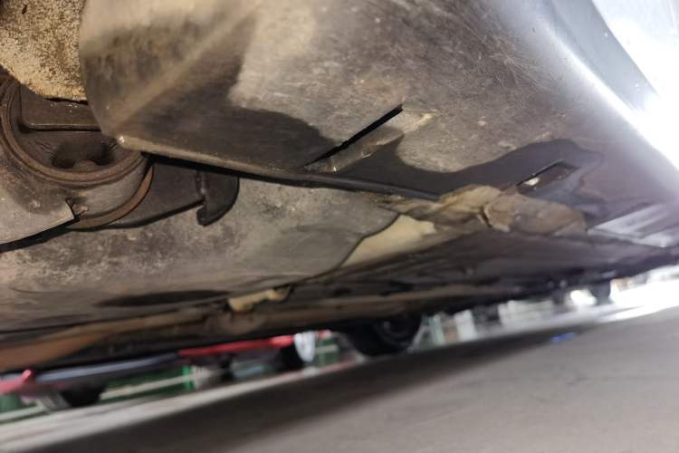 Used Venucia R50 2012 1.6L Automatic Prestige Edition Chassis Rear Right