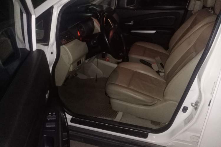 Used Venucia R50 2012 1.6L Manual Luxury Edition Driver Seat