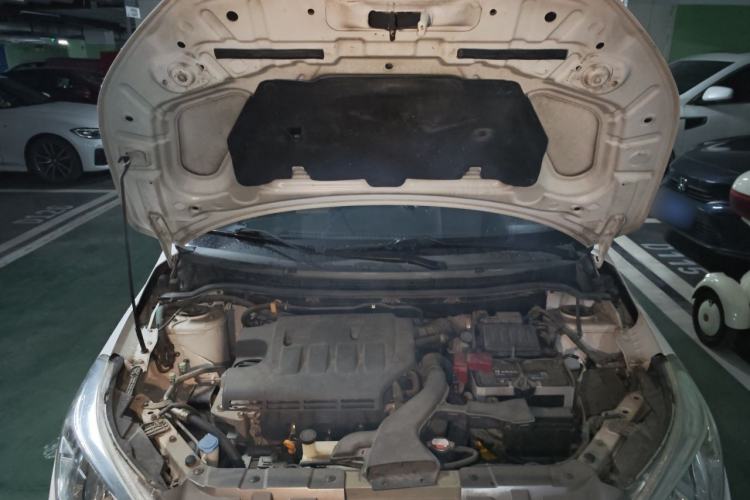 Used Venucia R50 2012 1.6L Automatic Prestige Edition Engine Bay