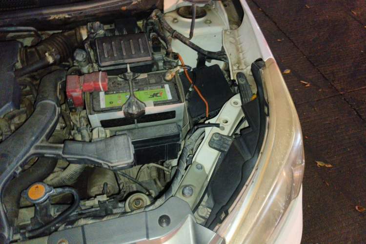 Used Venucia R50 2012 1.6L Automatic Prestige Edition Engine Bay Left