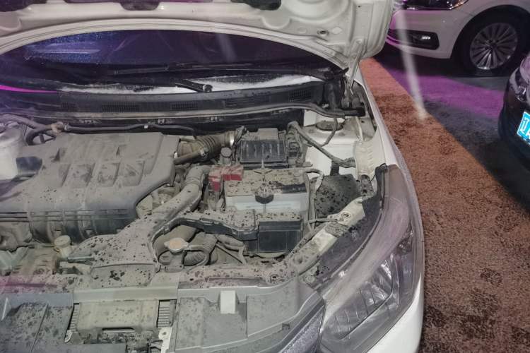 Used Venucia R50 2012 1.6L Automatic Comfort Edition Engine Bay Left