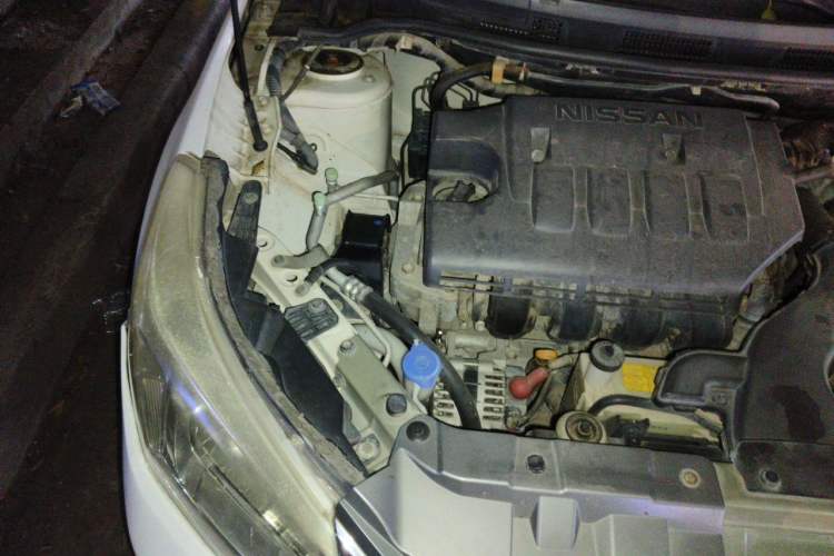 Used Venucia R50 2012 1.6L Automatic Prestige Edition Engine Bay Right