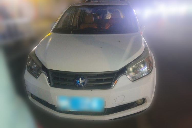 Used Venucia R50 2012 1.6L Automatic Prestige Edition Front