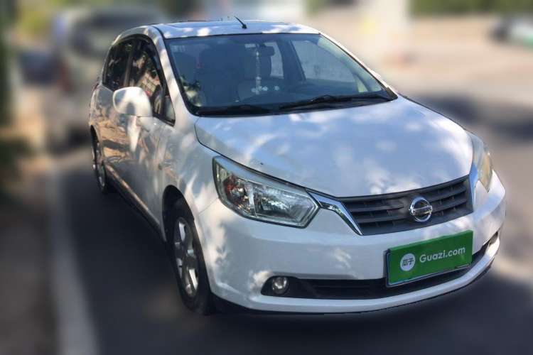 Used Venucia R50 2012 1.6L Automatic Prestige Edition Front Right 45 Deg