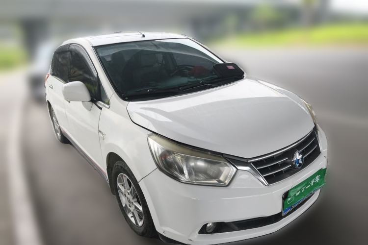 Used Venucia R50 2012 1.6L Manual Luxury Edition Front Right 45 Deg