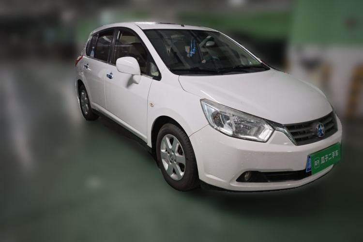 Used Venucia R50 2012 1.6L Automatic Prestige Edition Front Right 45 Deg