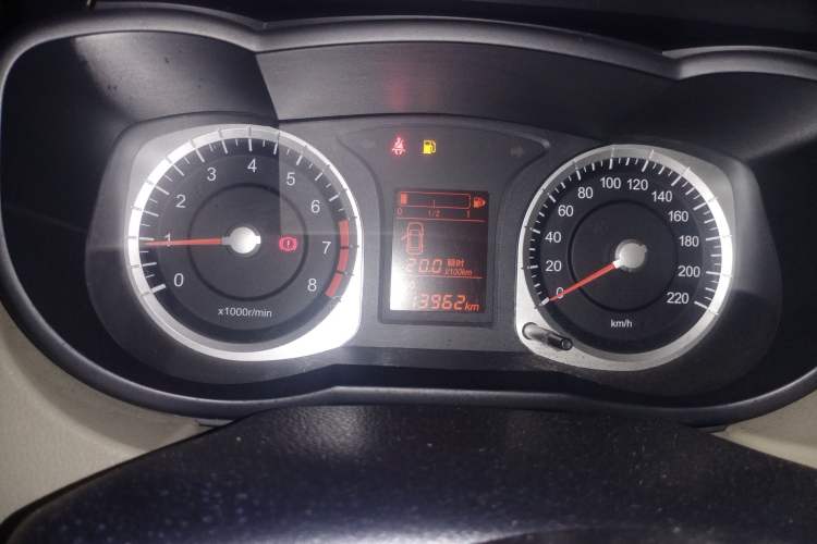 Used Venucia R50 2012 1.6L Manual Luxury Edition Instrument Cluster