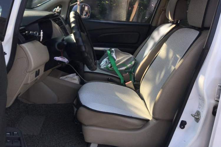 Used Venucia R50 2012 1.6L Automatic Prestige Edition Left Front Seat