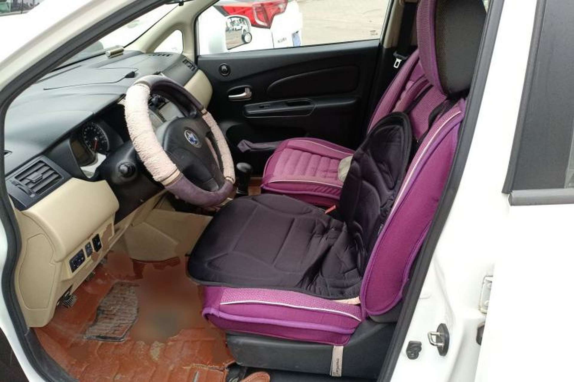 Used Venucia R50 2012 1.6L Manual Comfort Edition Left Front Seat
