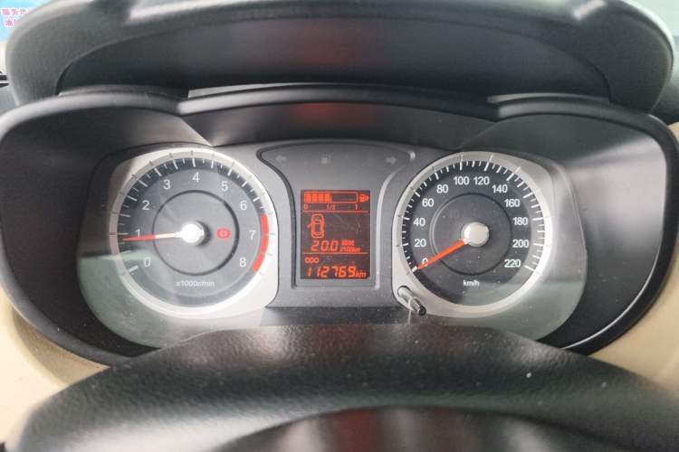 Used Venucia R50 2012 1.6L Manual Luxury Edition Odometer Close Up