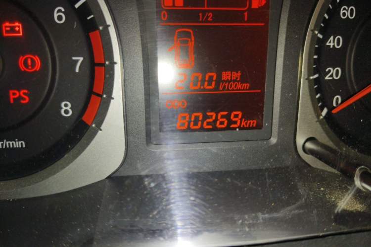 Used Venucia R50 2012 1.6L Automatic Prestige Edition Odometer Close Up