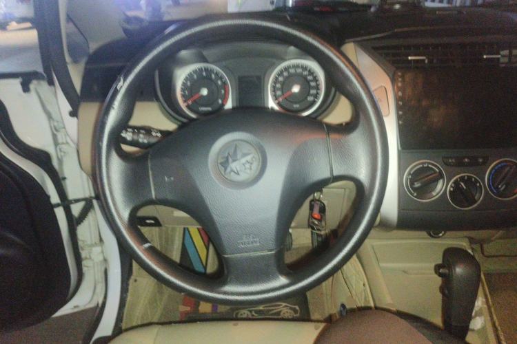 Used Venucia R50 2012 1.6L Automatic Prestige Edition Steering Wheel