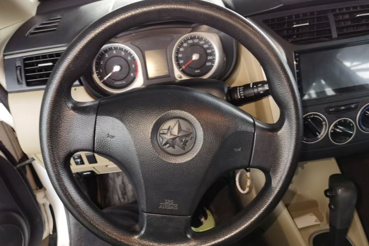 Used Venucia R50 2012 1.6L Automatic Prestige Edition Steering Wheel