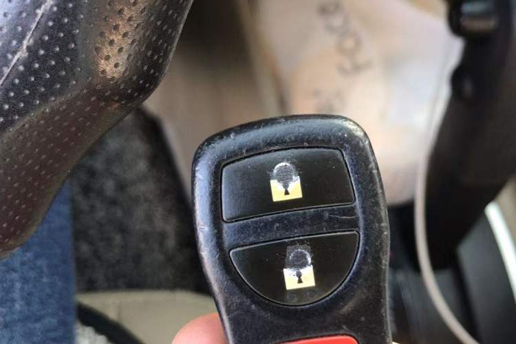 Used Venucia R50 2012 1.6L Automatic Prestige Edition Vehicle Key