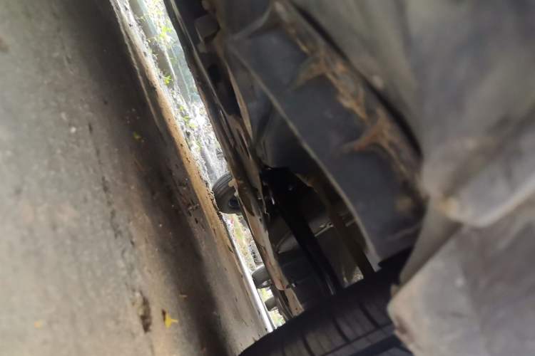 Used Venucia R50 2013 1.6L Manual Fashion Edition Chassis Front Left