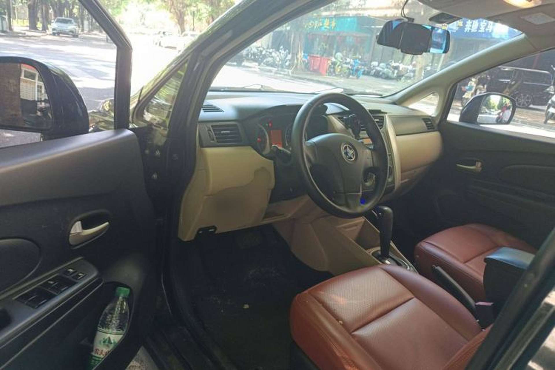 Used Venucia R50 2013 1.6L Automatic Fashion Edition Driver Seat