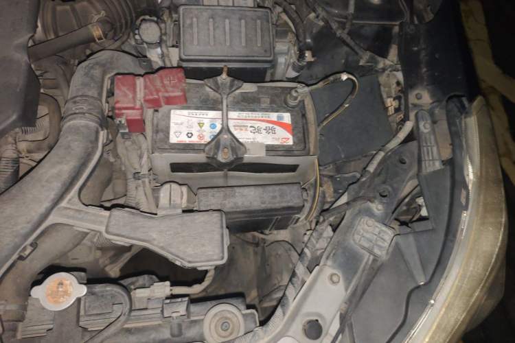Used Venucia R50 2013 1.6L Manual Fashion Edition Engine Bay Left